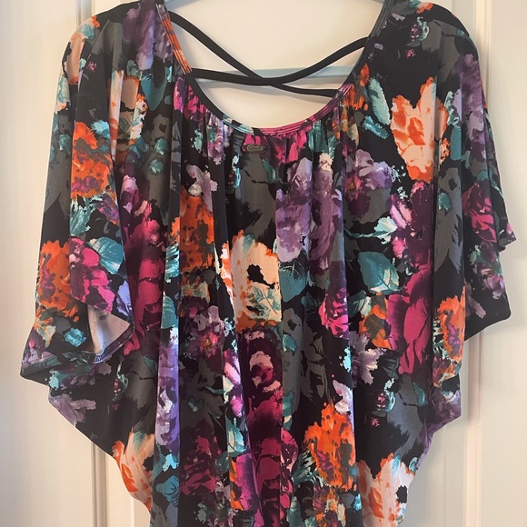 Flowery blouse XL with butterfly sleeves - Picture 2 of 4